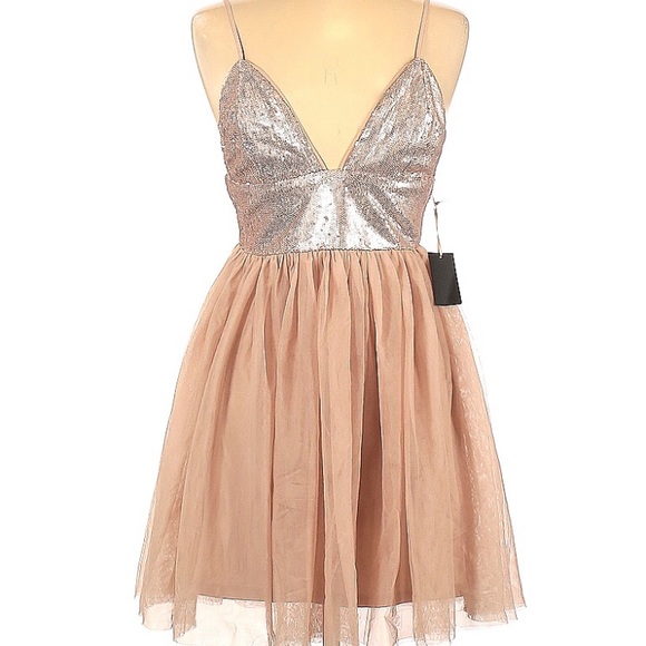 Blush sequined cocktail dress. Size medium. NWT - Picture 2 of 5
